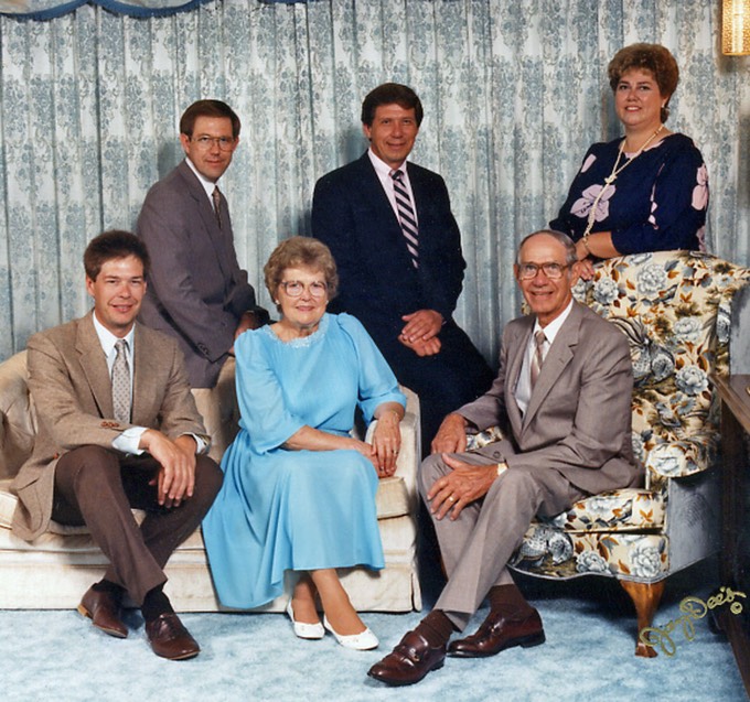 ClarenceEstherFamily1987