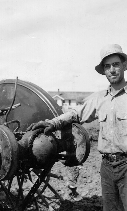 ClarenceManureLoader1935