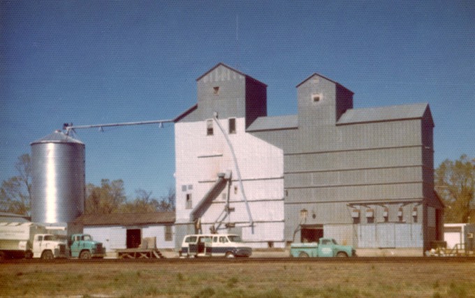 FeedStoreElevatorRear