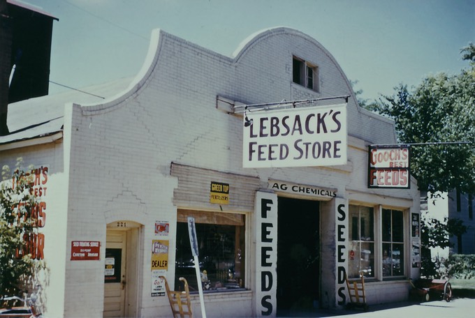 LF002 LebsacksFeedStore