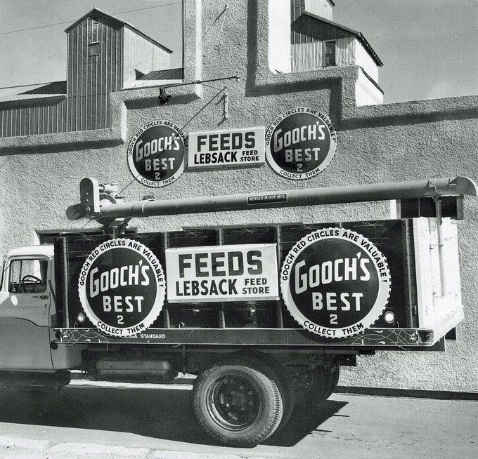 LF004 FeedstoreTruck1959