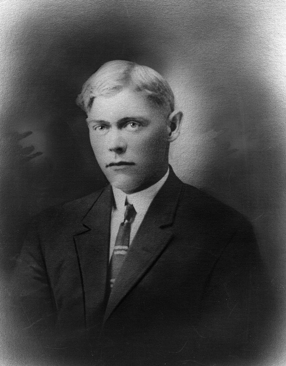 HH005 HenryHettingerCA1910