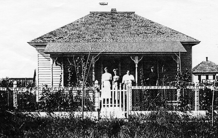 HH009 WestMainStHouse