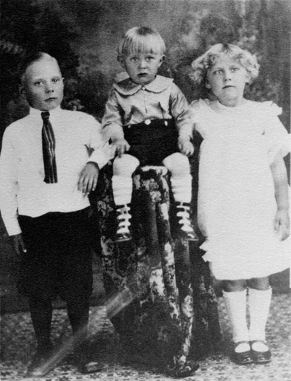 HH012 RobertHankEsther1922