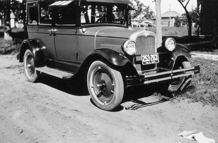 HH023 Henry1927Chevy