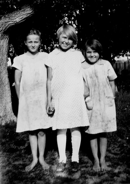 HH028 EstherTheresaLydia Hettinger