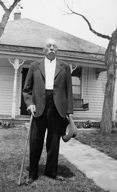 HH033 GeorgeHoffman1930s