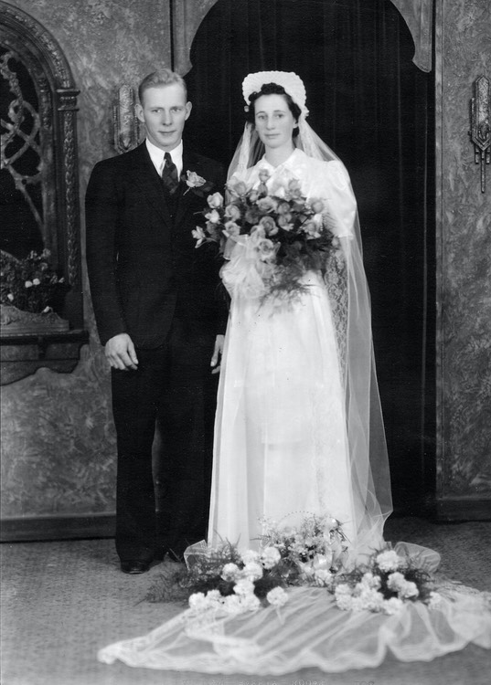 HH063 RobertLeonaWedding1938