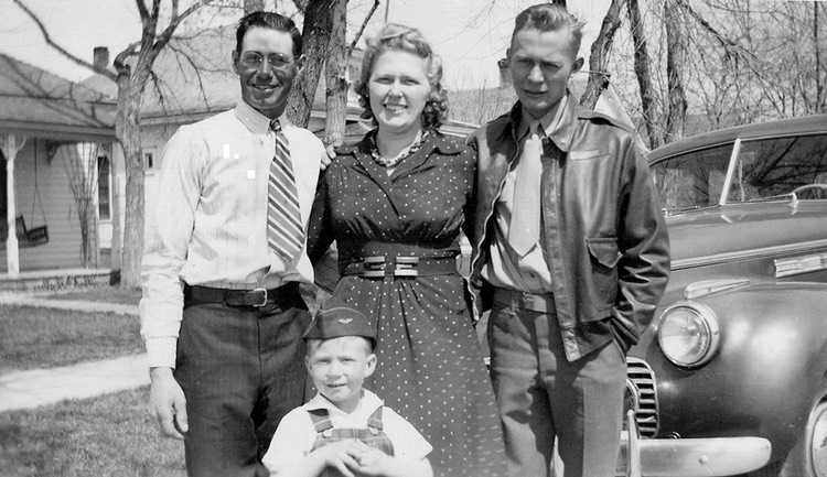 HH069 EstherClarenceHankLyle1943 copy