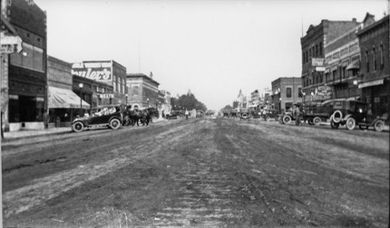 SterlingManStreetLookingWest1921