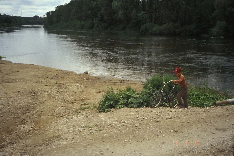 33MeyedvedRiverNearFrank