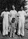 JL041b Ernie Emma Freda Robert ca 1936