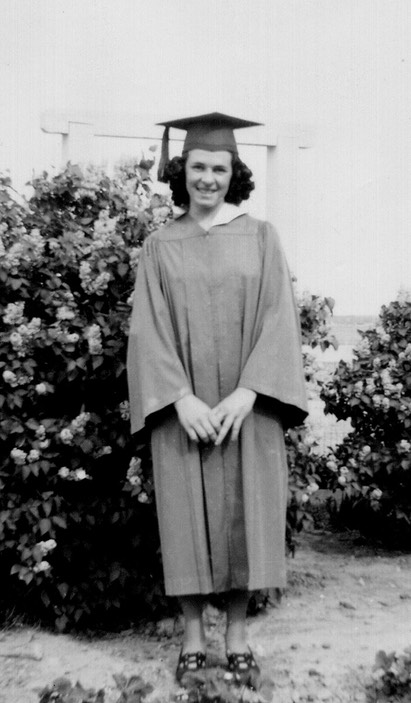 JL065 FredaGraduationCa40