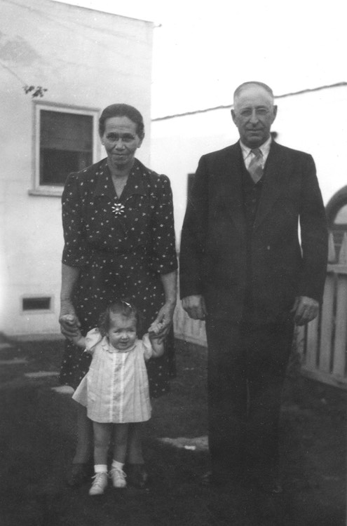 JL086 JacobKatherineJudyKautzMid40s