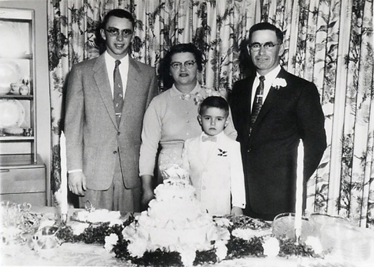 JL095 JohnMaryFamily1957