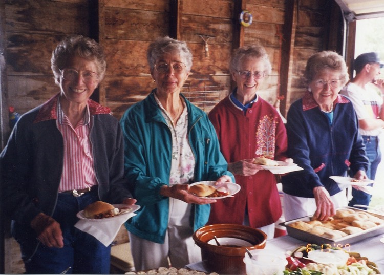 JL115 RachelFredaLeonaEsther1999