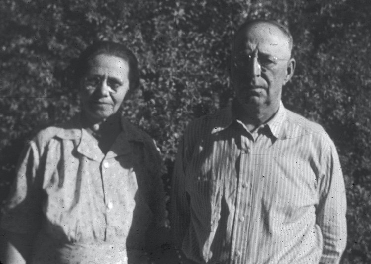 JL128 JacobKatherineLebsackBW50