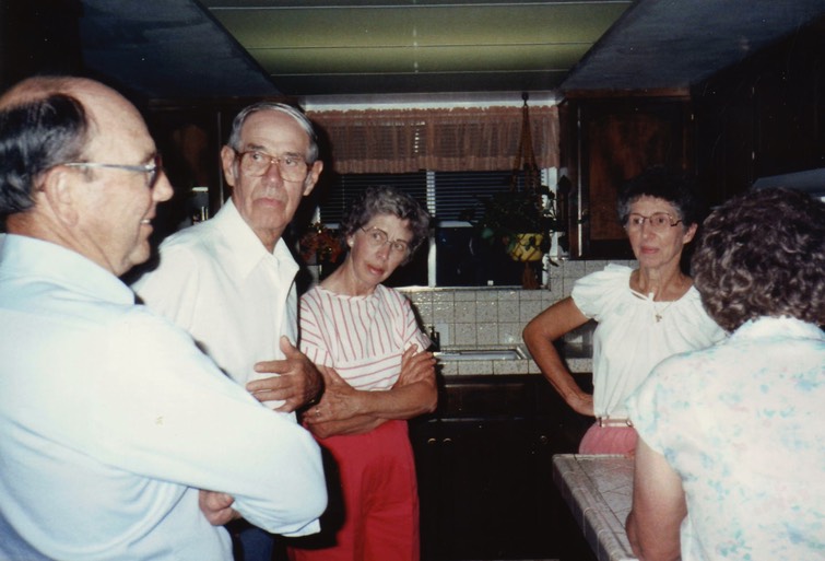 JL160ab Ray Clarence Emma Ernie Dinuba 79