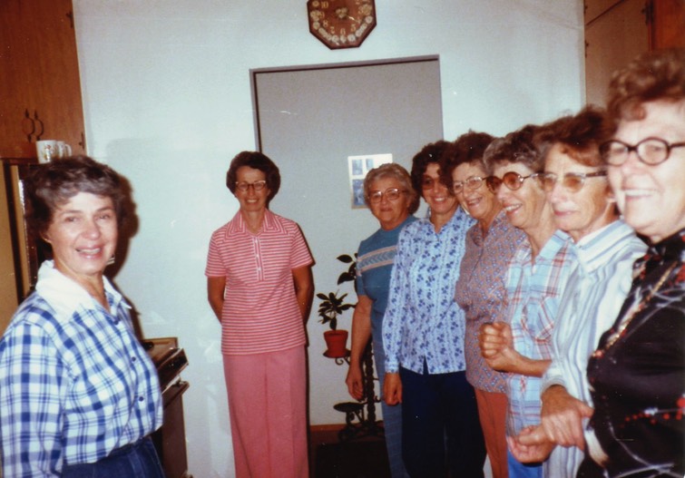 JL160o Freda Rachel Mary Ernie Lydia Emma Leona Esther 79